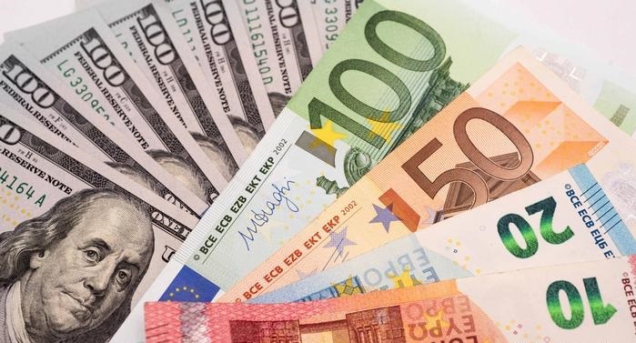 اليورو يتراجع عن أعلى مستوى في أسبوعين قبل اجتماع البنك المركزي الأوروبي